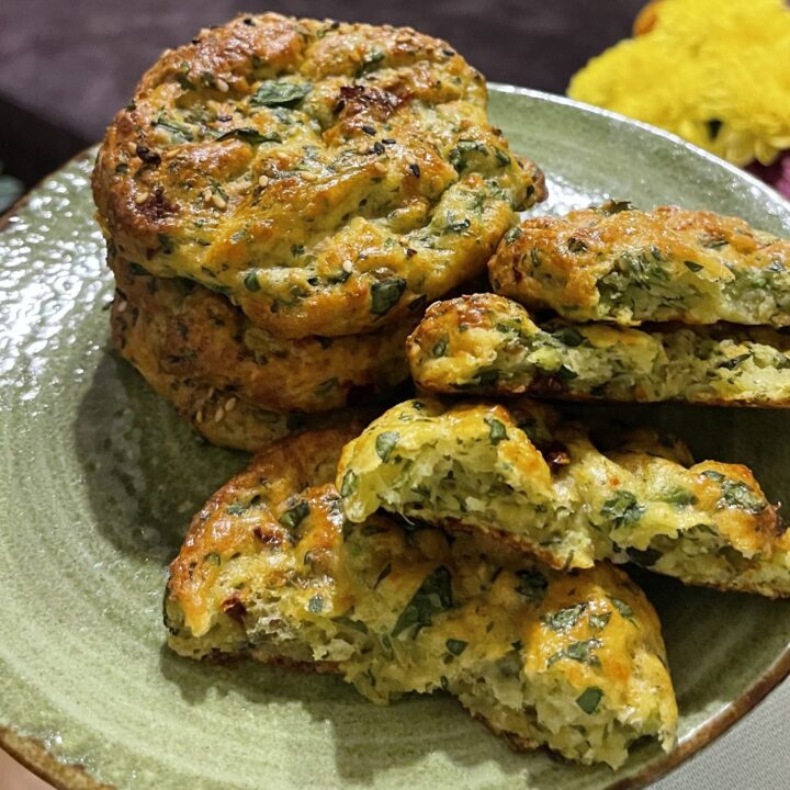 Quick cottage cheese tomato & spinach bites