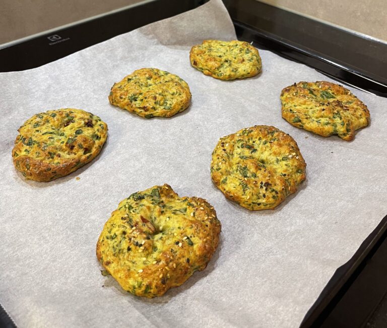 Quick Cottage Cheese, Tomato & Spinach Bites
